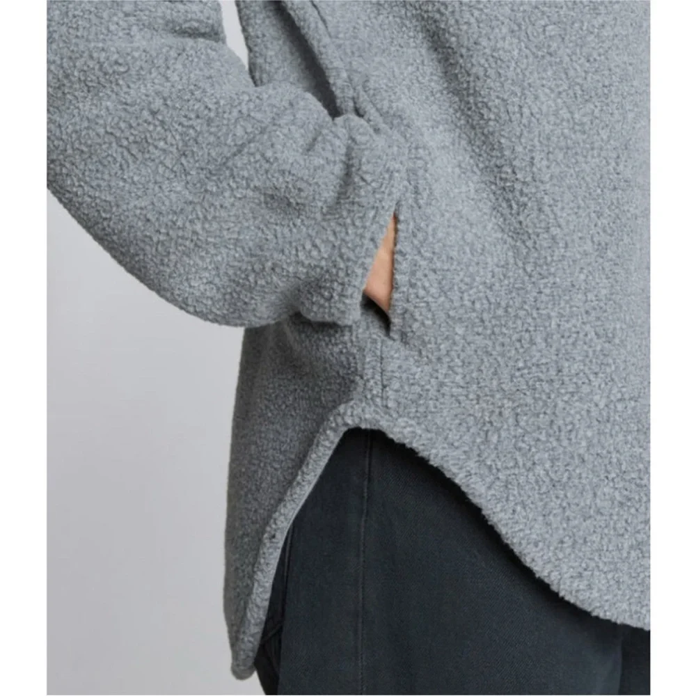 Everlane The Renew Charcoal Fleece - Picture 4 of 6